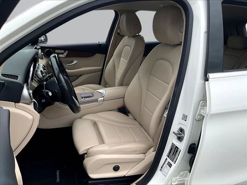 Used 2022 Mercedes-Benz GLC 300 4MATIC w/ Multimedia Package Lite image 21