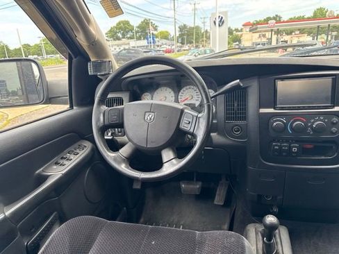 Used 2005 Dodge Ram 2500 Truck SLT AWD/4WD image 10