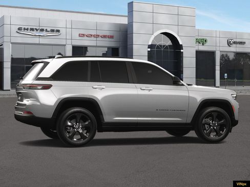 New 2025 Jeep Grand Cherokee Altitude image 11