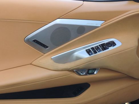 Used 2021 Chevrolet Corvette Stingray Premium Conv w/ Z51 Performance Package image 14