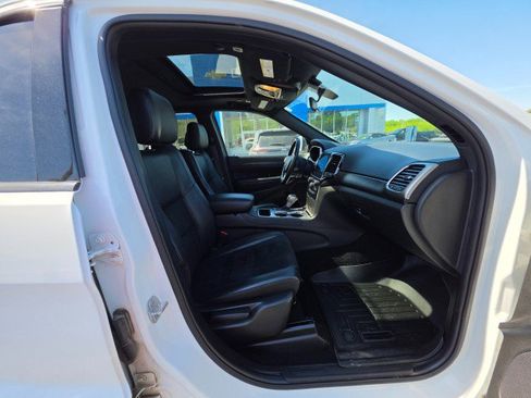 Used 2021 Jeep Grand Cherokee Laredo X AWD/4WD image 13
