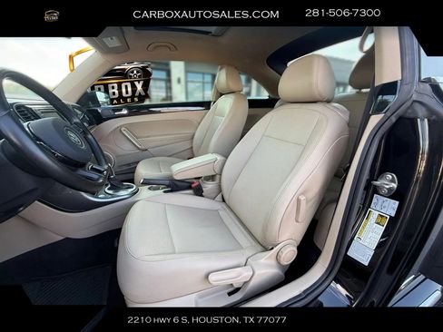 Used 2018 Volkswagen Beetle 2.0T SE FWD image 19
