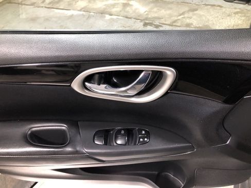 Used 2016 Nissan Sentra SV image 19