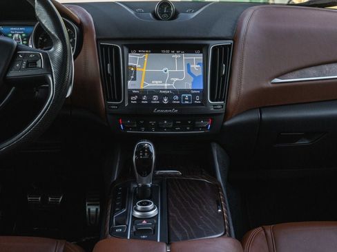Used 2017 Maserati Levante S AWD/4WD image 15