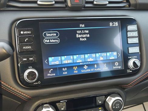 New 2025 Nissan Versa SR w/ Trunk Package image 16