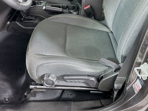 Used 2024 Jeep Gladiator Sport AWD/4WD image 19