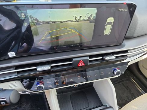 New 2026 Kia Sportage EX w/ EX Panorama Roof Package image 10