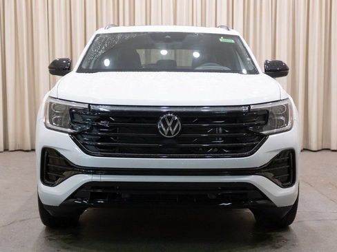 New 2026 Volkswagen Atlas Cross Sport SEL R-Line AWD/4WD image 3
