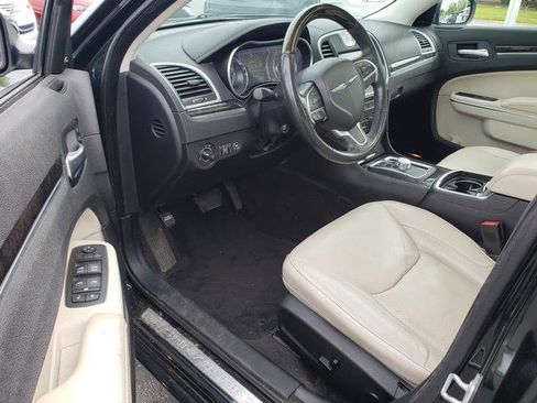 Used 2016 Chrysler 300 C w/ Harman/Kardon Audio Group image 9