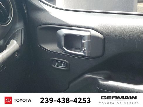 Used 2020 Jeep Wrangler Sport AWD/4WD image 29