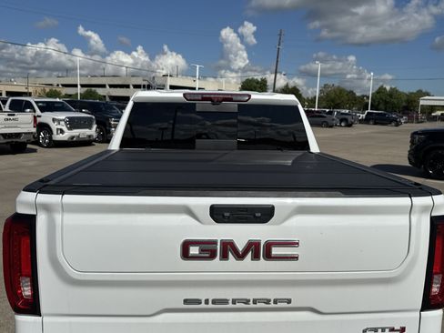 Used 2025 GMC Sierra 1500 AT4 w/ AT4 Premium Package AWD/4WD image 3