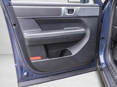 Used 2025 Hyundai Santa Fe SEL image 12