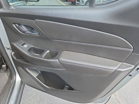Used 2023 Chevrolet Traverse LT image 15