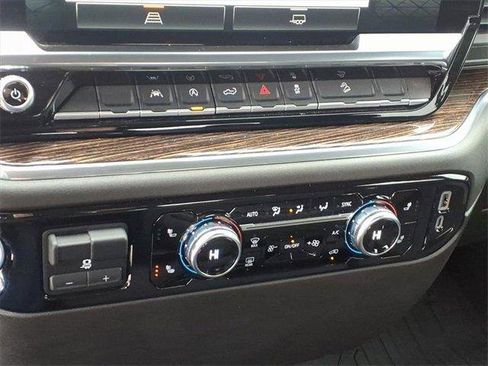 Used 2024 GMC Sierra 1500 Elevation image 14