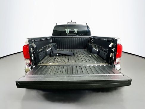 Used 2018 Toyota Tacoma SR5 image 34