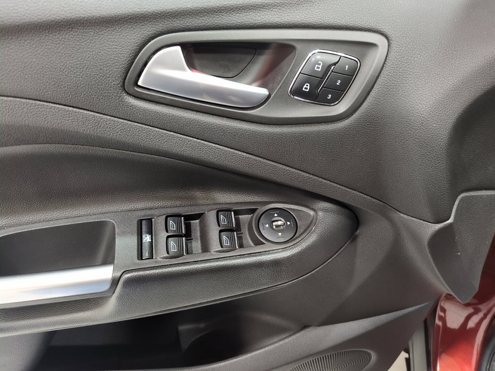 Used 2014 Ford Escape Titanium w/ Equipment Group 401A FWD image 18