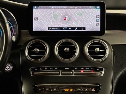Used 2020 Mercedes-Benz GLC 300 4MATIC w/ AMG Line image 23