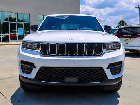 New 2026 Jeep Grand Cherokee Laredo X RWD image 3