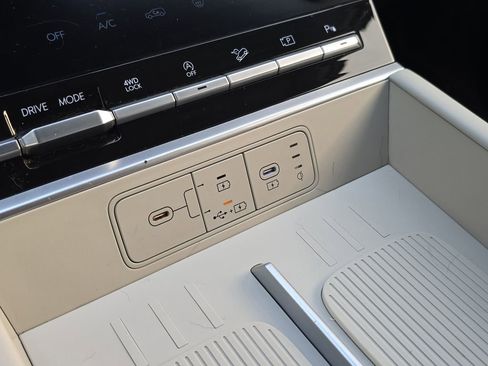 Used 2024 Hyundai Santa Fe SEL image 28