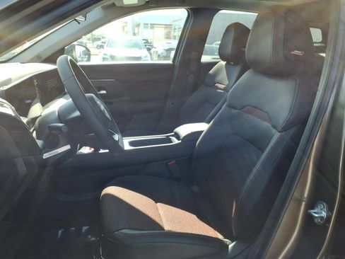 New 2026 Nissan Kicks SR w/ SR Premium Package FWD image 12