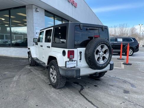 Used 2017 Jeep Wrangler Unlimited Sahara image 7