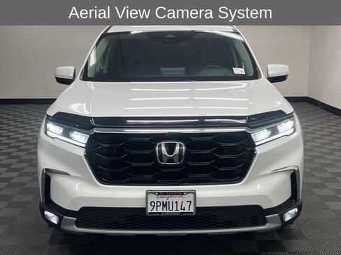 Used 2025 Honda Pilot Elite image 3