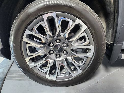 Used 2025 GMC Sierra 1500 Denali Ultimate AWD/4WD image 9