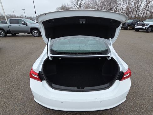 Used 2025 Chevrolet Malibu LT image 31