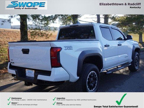 Certified 2025 Toyota Tacoma TRD Off-Road image 3