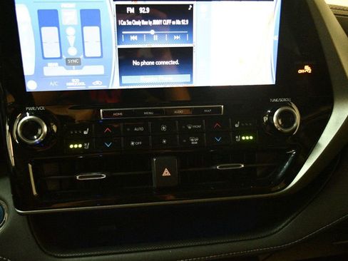 Used 2022 Toyota Highlander Limited image 65