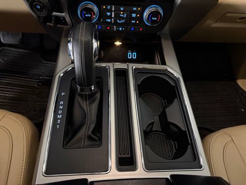 Used 2016 Ford F150 Lariat w/ Equipment Group 502A Luxury AWD/4WD image 18