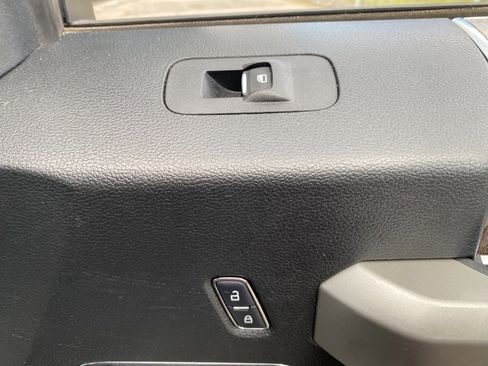 Used 2019 Ford F250 Lariat image 16