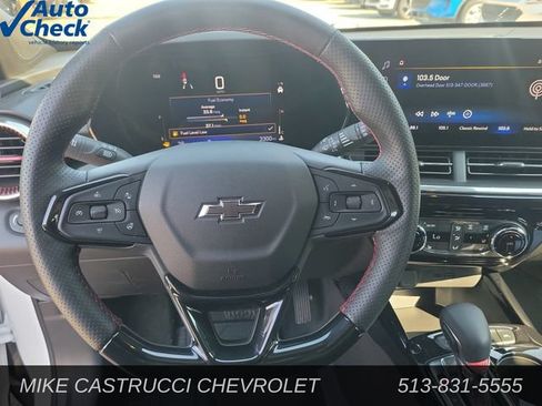 Used 2026 Chevrolet Trax RS FWD image 21