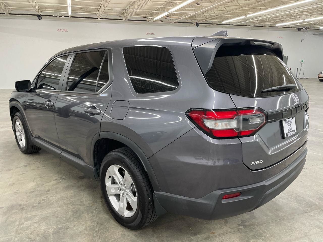 Used 2023 Honda Pilot LX image 10