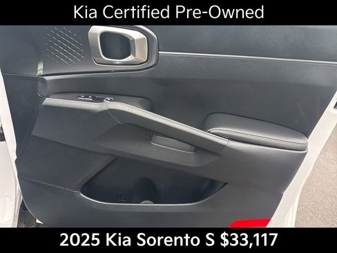 Used 2025 Kia Sorento S FWD image 20