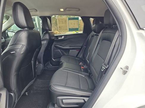 Used 2025 Ford Escape SE image 19