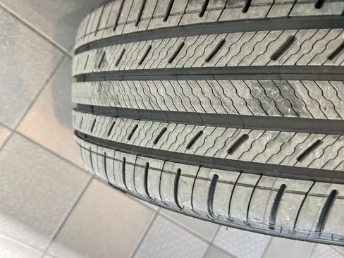 Used 2019 Lexus RX 350L w/ Premium Package image 40