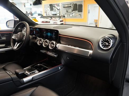 Used 2020 Mercedes-Benz GLB 250 4MATIC image 36