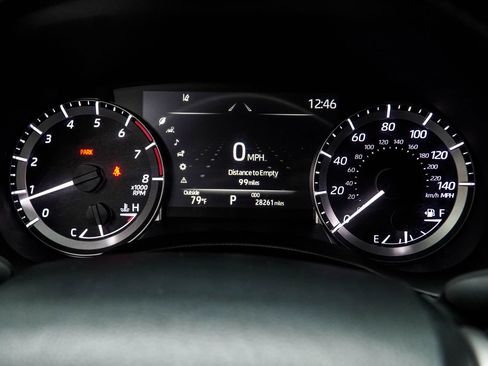 Used 2025 Toyota Highlander LE FWD image 31