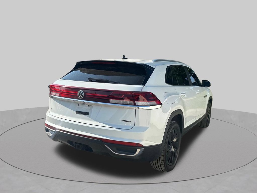 Used 2024 Volkswagen Atlas Cross Sport SE AWD/4WD image 5
