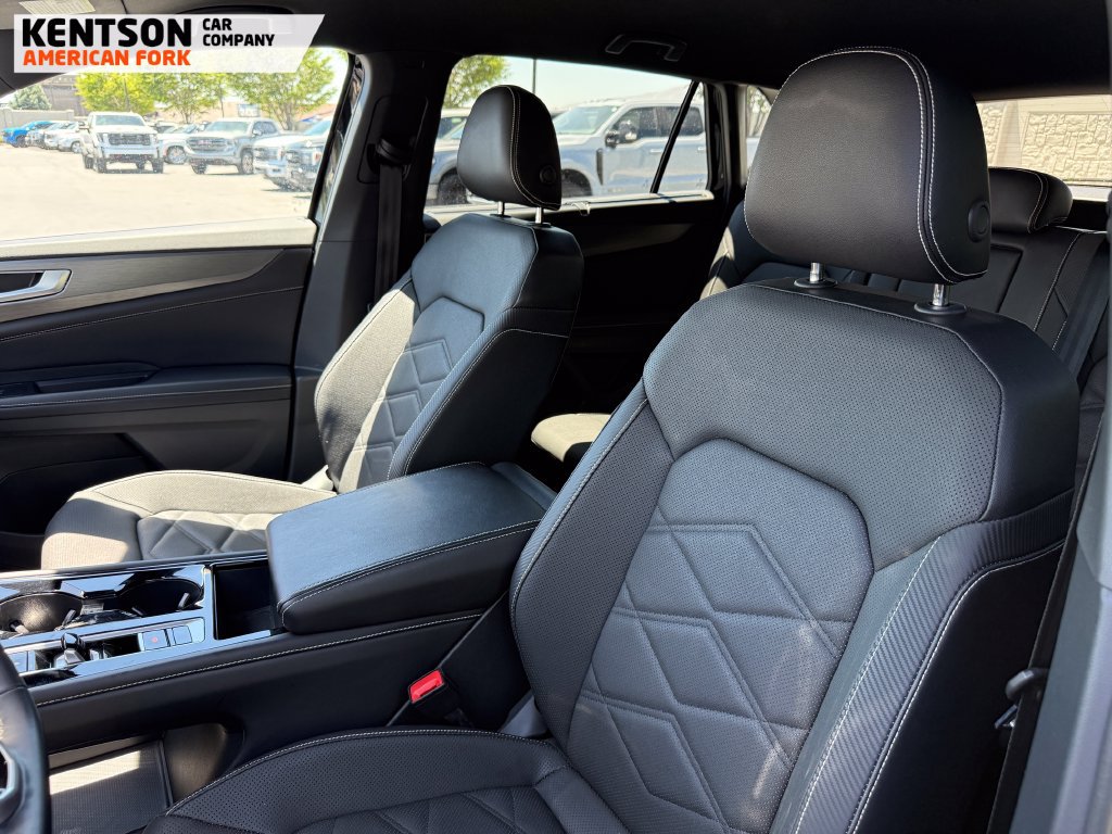 Used 2025 Volkswagen Atlas Cross Sport SE AWD/4WD image 25