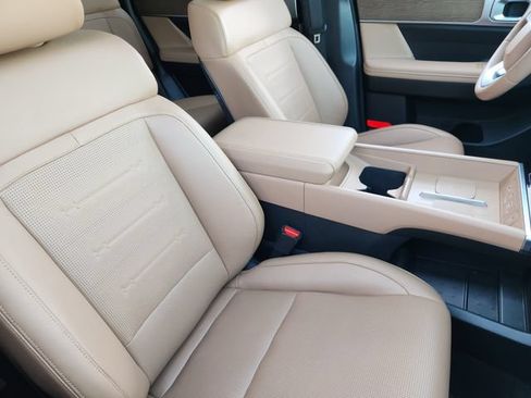 Certified 2025 Hyundai Santa Fe Limited FWD image 8