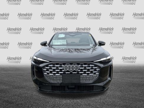 Used 2025 Audi Q5 Premium AWD/4WD image 3