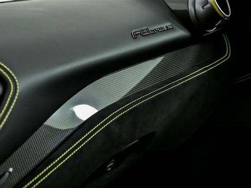 Used 2021 Ferrari F8 Tributo RWD image 34