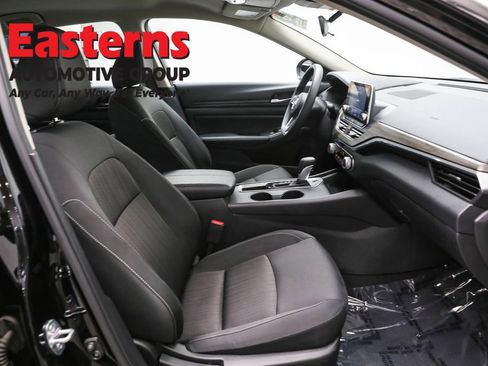 Used 2025 Nissan Altima 2.5 SV image 24