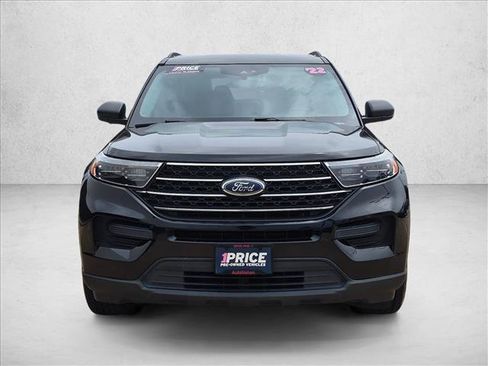 Used 2022 Ford Explorer XLT RWD image 2