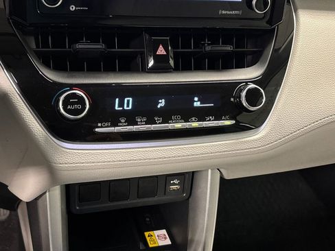 Used 2022 Toyota Corolla Cross LE image 38