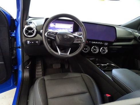 Certified 2025 Chevrolet Blazer EV LT AWD/4WD image 5
