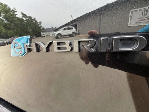 Used 2019 Chrysler Pacifica Limited w/ Advanced Safetytec Group FWD image 32