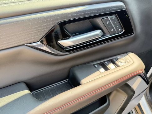 New 2026 GMC Yukon XL AT4 Ultimate AWD/4WD image 20